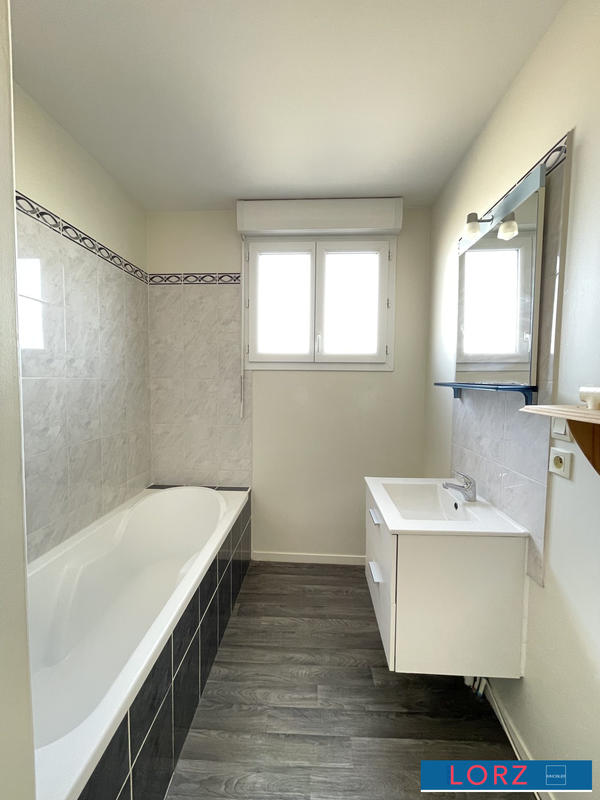 Maison - 80 m² - 4 pièces