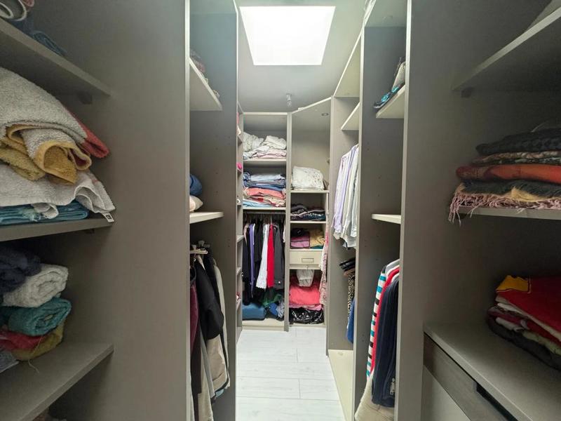 Maison - 210 m² - 7 pièces