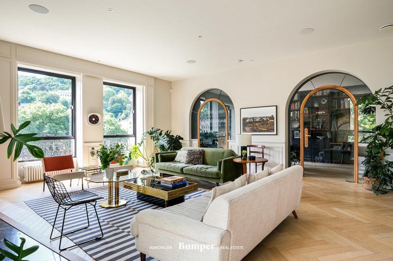 Appartement - 181 m² - 5 pièces