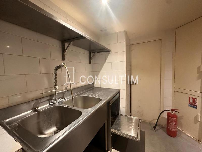 Local commercial - 122 m²