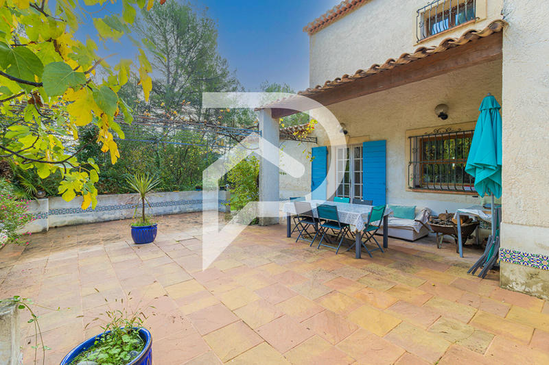 Maison - 363 m² - 6 pièces