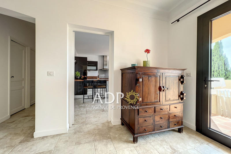 Maison - 250 m² - 7 pièces