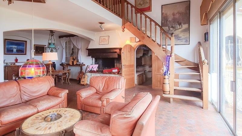 Villa - 266 m² - 8 pièces