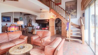 Villa - 266 m² - 8 pièces