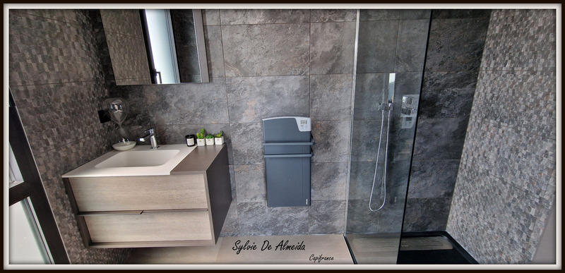 Propriété - 240 m² - 8 pièces