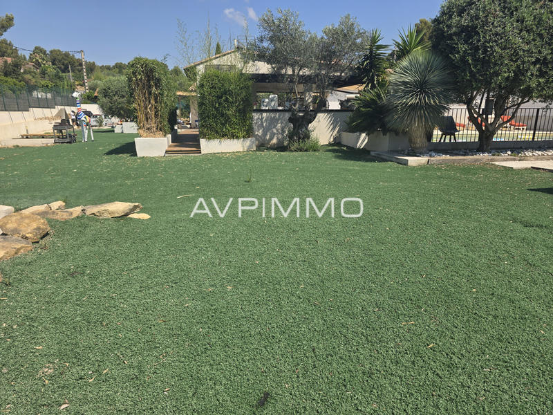 Villa - 240 m² - 7 pièces