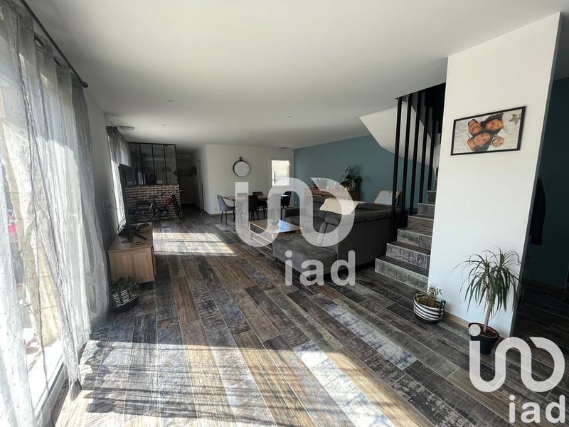 Maison - 218 m² - 7 pièces