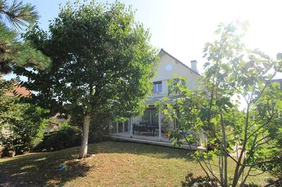 Maison - 201 m² - 10 pièces