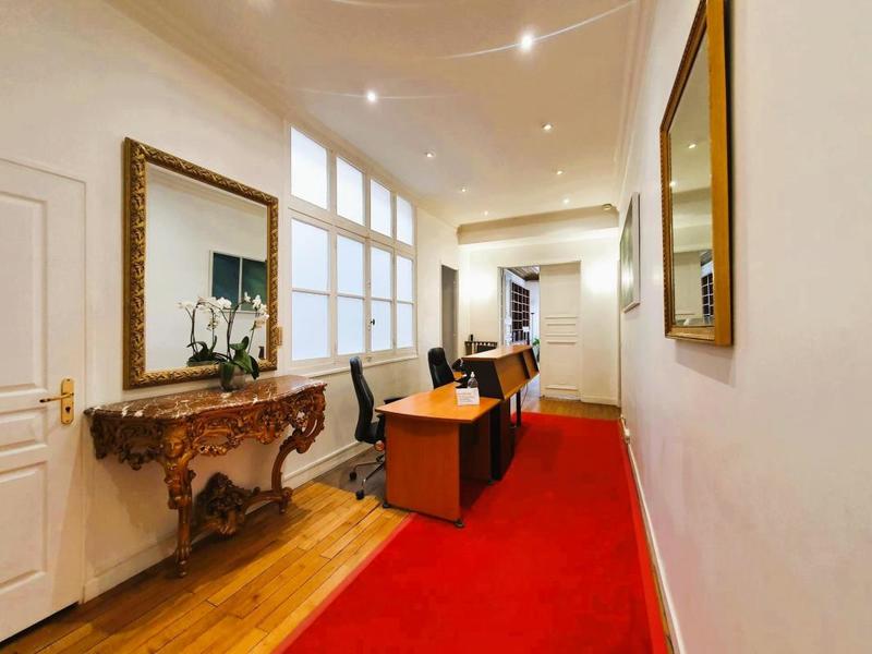 Bureau - 300 m² - 10 pièces