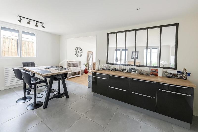 Propriété - 227 m² - 9 pièces