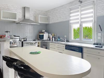 Maison - 110 m² - 4 pièces