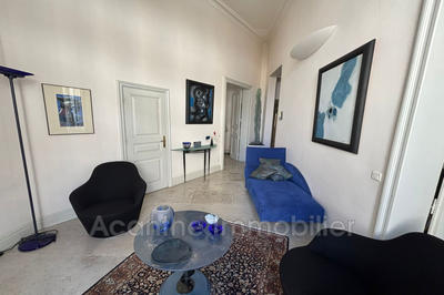 Appartement - 196 m² - 6 pièces