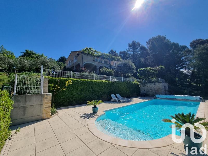 Maison - 237 m² - 7 pièces