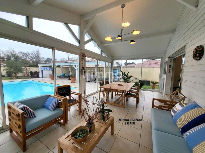 Maison - 175 m² - 6 pièces