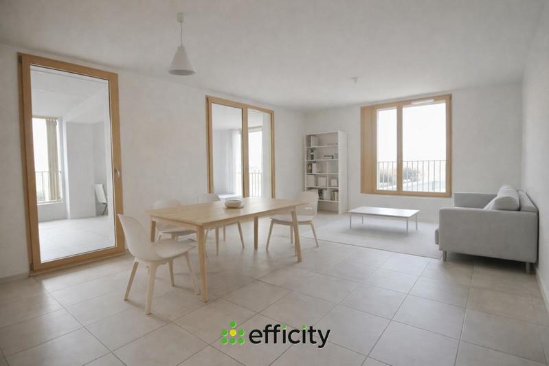 Appartement - 90 m² - 5 pièces