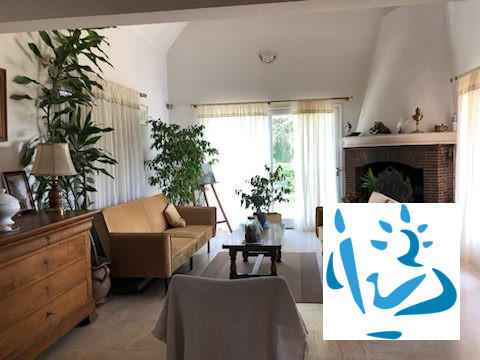 Maison - 200 m² - 6 pièces