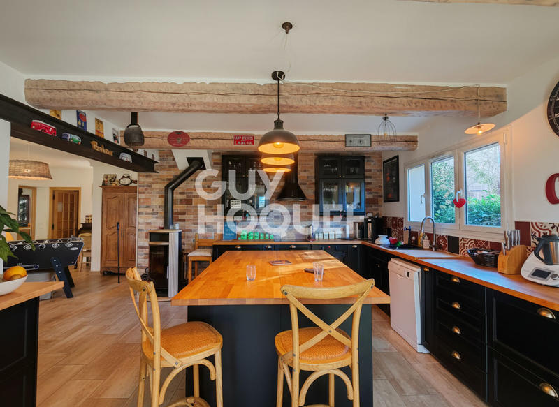 Maison - 320 m² - 9 pièces