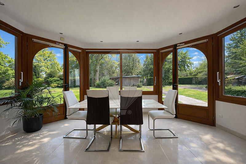 Maison - 400 m² - 11 pièces