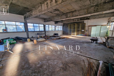 Villa - 243 m² - 5 pièces