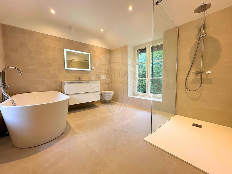 Demeure - 192 m² - 7 pièces