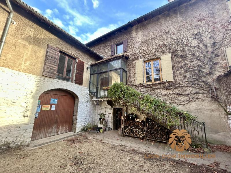 Maison ancienne - 187 m² - 7 pièces