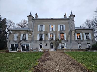 Maison - 375 m² - 15 pièces