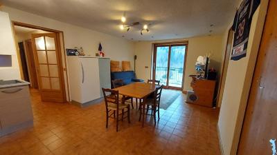 Maison - 160 m² - 9 pièces