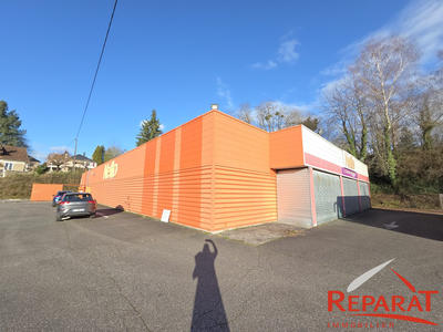 Local commercial - 944 m²