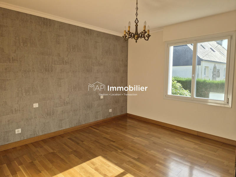 Maison - 160 m² - 8 pièces