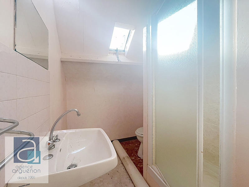 Maison - 213 m² - 9 pièces