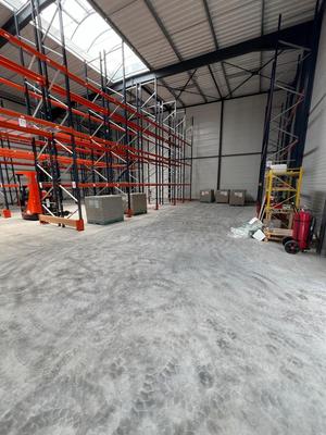 Entrepôt - 600 m²