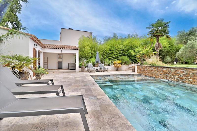 Villa - 280 m² - 8 pièces