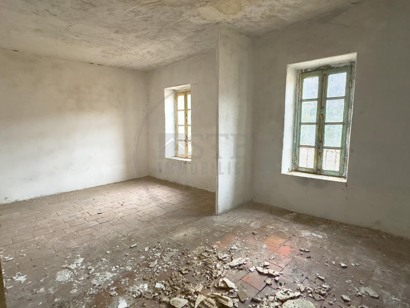 Maison - 201 m² - 14 pièces