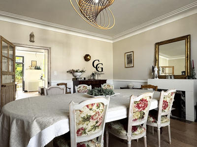 Maison - 246 m² - 8 pièces