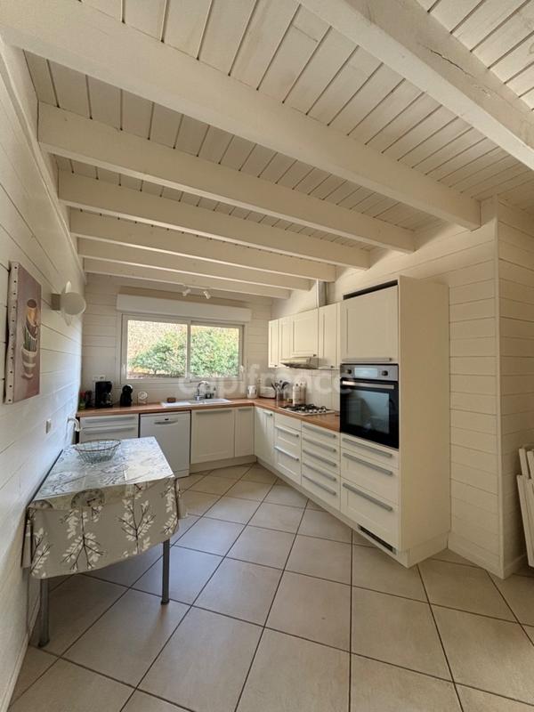 Propriété - 310 m² - 12 pièces