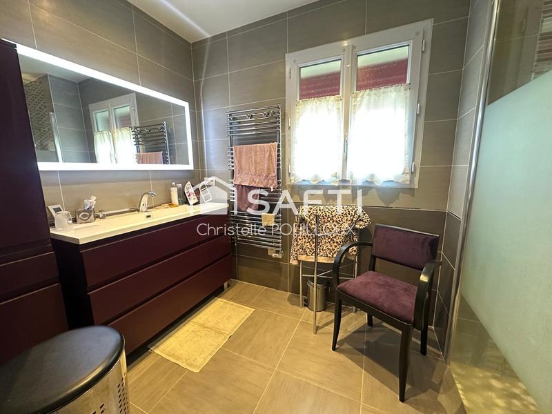 Maison - 226 m² - 11 pièces