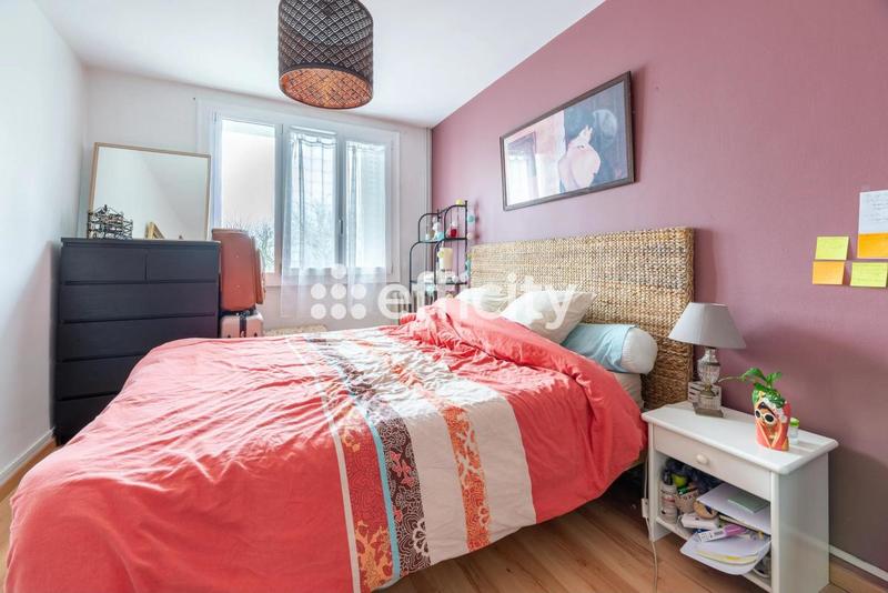 Appartement - 83 m² - 5 pièces