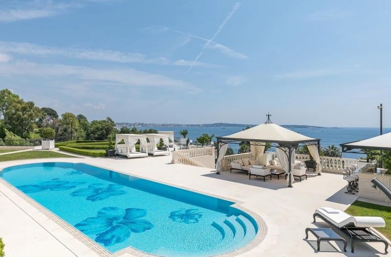 Villa - 1 000 m² - 18 pièces