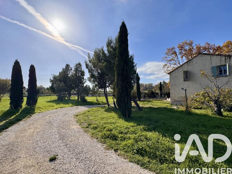 Maison - 420 m² - 10 pièces