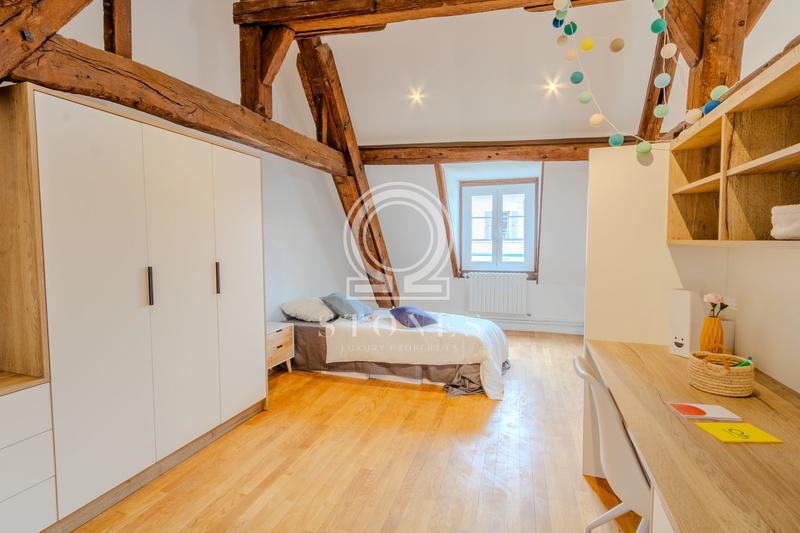 Maison ancienne - 207 m² - 6 pièces