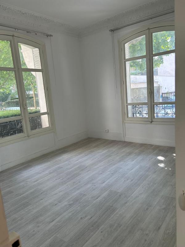 Bureau - 76 m² - 4 pièces