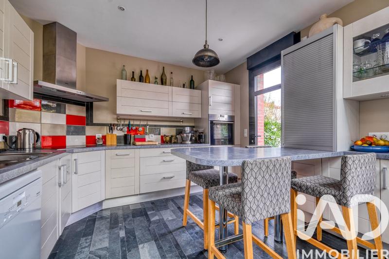 Maison - 180 m² - 7 pièces