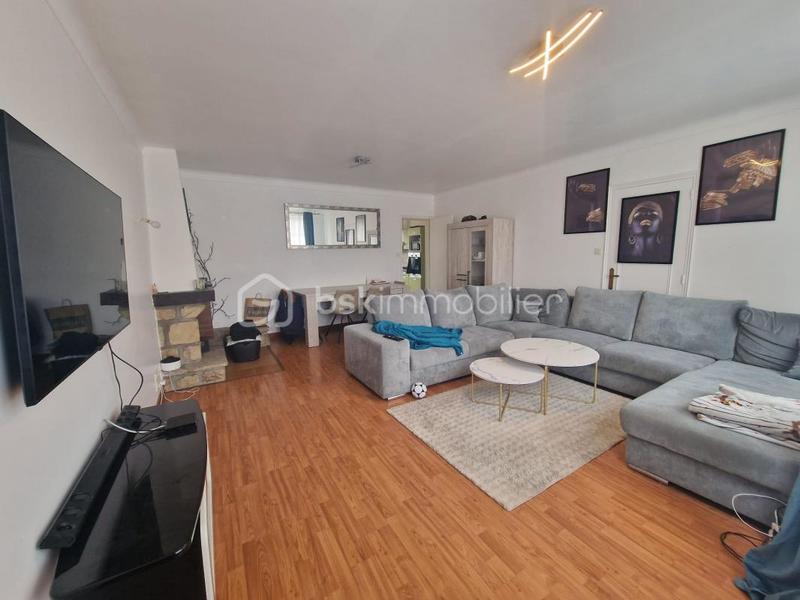 Maison - 271 m² - 9 pièces