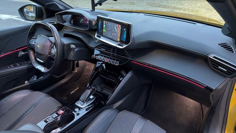 Peugeot E-208 136 100 kWh Gt