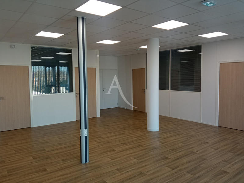 Local commercial - 191 m² - 7 pièces