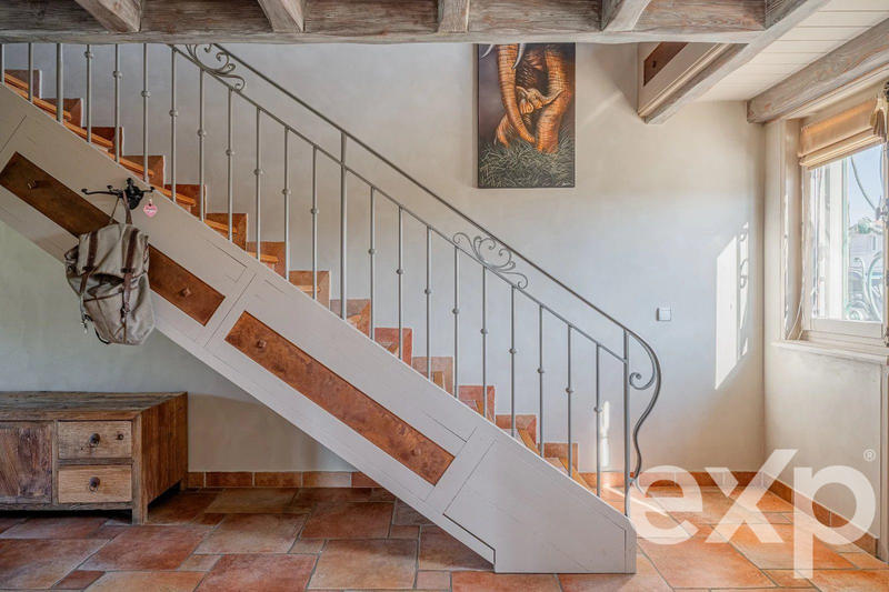 Maison - 393 m² - 12 pièces