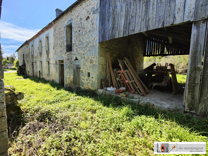 Maison ancienne - 101 m² - 8 pièces