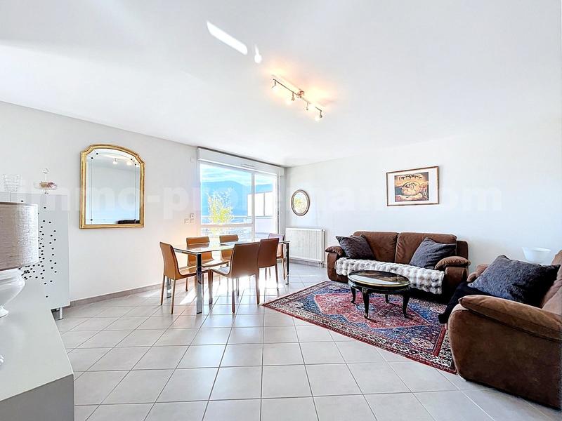 Appartement - 97 m² - 5 pièces