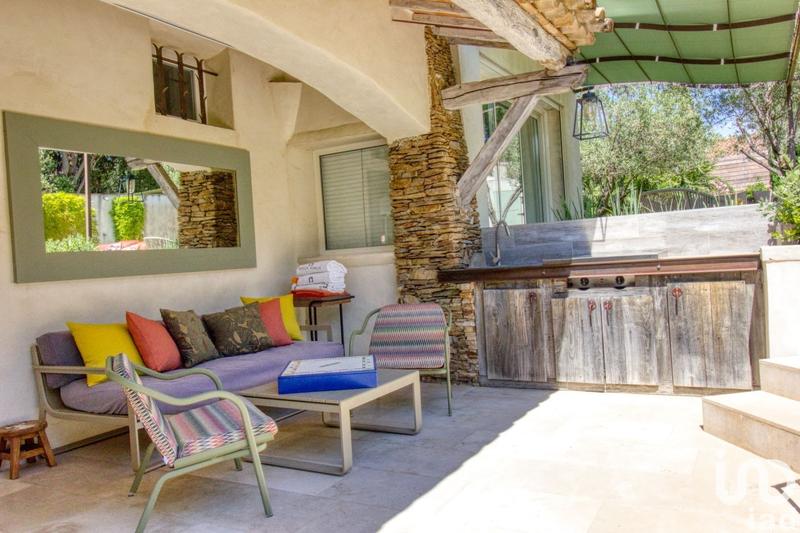 Maison - 264 m² - 8 pièces