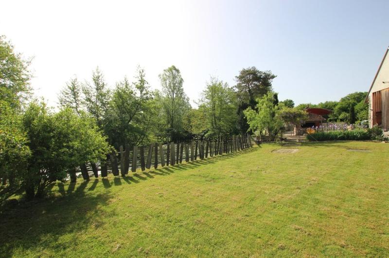 Propriété - 228 m² - 9 pièces